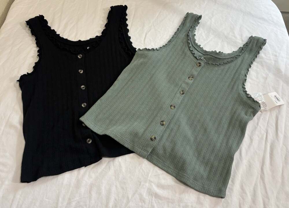 NWT Lot Of 2 Juniors SO Size XL Button Front Tank Tops Black Sage Preppy Cottage